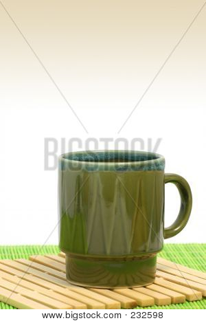Tazza di caffè verde verticale