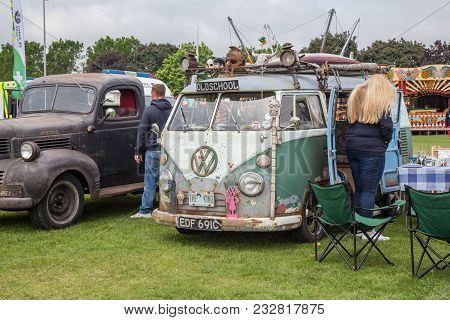 Enfield, London, Uk - May 29, 2016: Old Vw Camper Van On Display At Pagent.