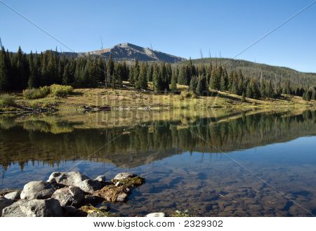 ทะเลสาบที่รุ่งอรุณ