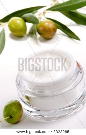 ครีมหน้าใสและมะกอก Twig