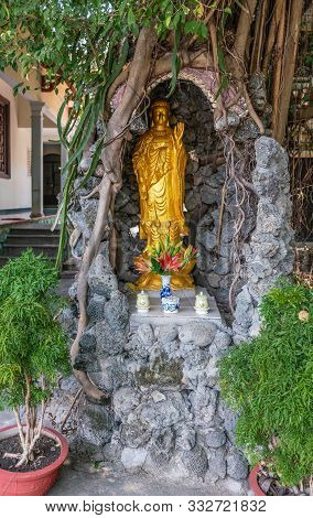 Nha Trang, Vietnam - March 11, 2019: Chua Loc Tho Buddhist Temple, Primary School And Orphanage. Clo