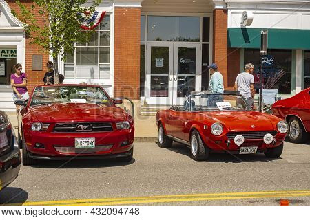 Saco, Maine - July 24, 2021: Old American Car In A Annual Exhibition In The Little Town Of Saco In M