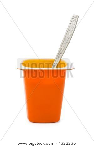 Ovocný jogurt a lžíce