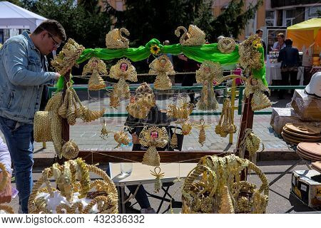 Korosten', Ukraine - September 4, 2021: An Open-air Traditional Craft Fair On A City Street. The Lon