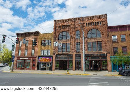 Potsdam, Ny, Usa - Apr. 27, 2017: Historic Sandstone And Brick Commercial Buildings With Italianate 