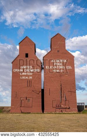 Rowley, Alberta - September 6, 2021: Historic Grain Elevators In The Ghost Town Of Rowley.