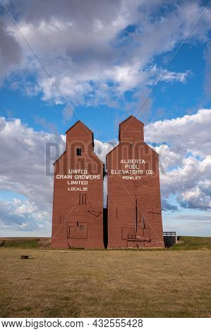 Rowley, Alberta - September 6, 2021: Historic Grain Elevators In The Ghost Town Of Rowley.