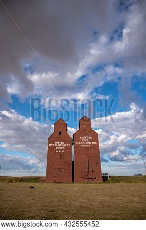 Rowley, Alberta - September 6, 2021: Historic Grain Elevators In The Ghost Town Of Rowley.