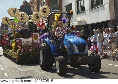 Sassenheim, Netherlands, 21 April 2018.  Flower Parade, Bloemencorso In Sassenheim, Netherlands.