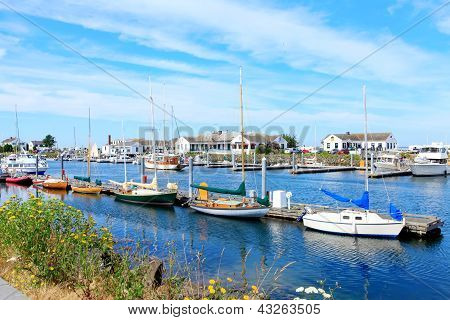 Port Townsend, Wa. Centro Marina con barcos y edificios históricos.