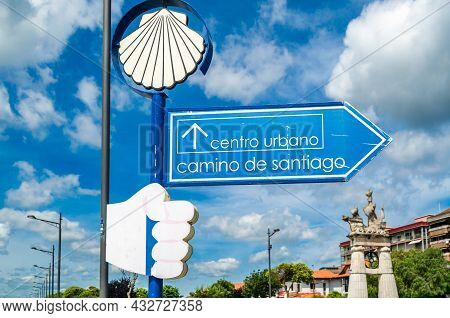 Santona, Spain - July 4, 2021: Sign For Tourists In The Village Of Santona, Northern Spain, Indicati