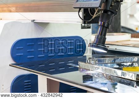 High Technology And Precision Optical Path Laser Welding Machine With Ccd Camera And Monitor For Mad