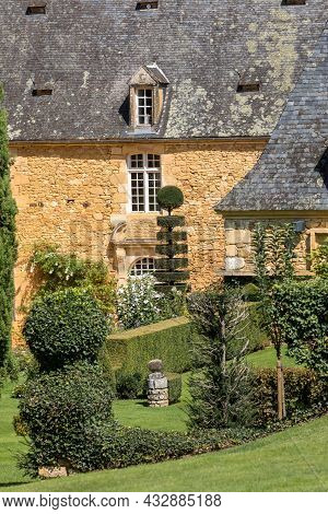 Eyrignac, France - September 2, 2018: The Picturesque Jardins Du Manoir D Eyrignac In Dordogne. Fran