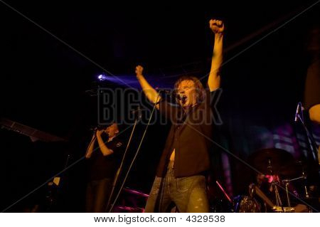 Rocklaulaja Live-konsertti