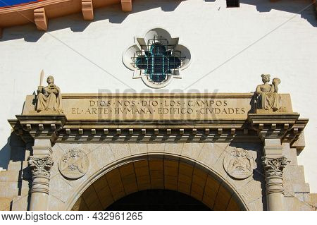 Santa Barbara County Courthouse Is A Spanish Colonial Revival Style Building And Completed In 1929. 