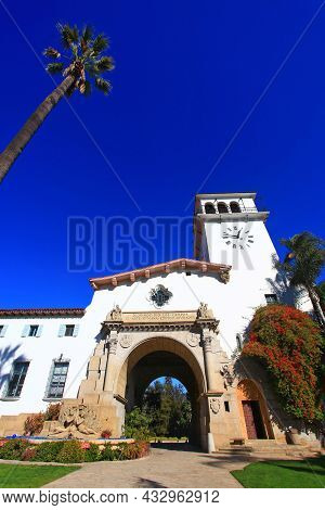 Santa Barbara County Courthouse Is A Spanish Colonial Revival Style Building And Completed In 1929. 