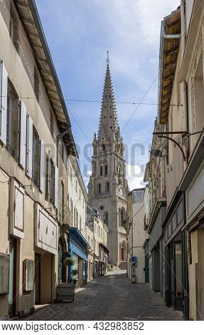 Saint-laurent Church Is A Catholic Church Located In Parthenay, France.
