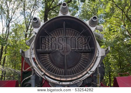 Jet engine