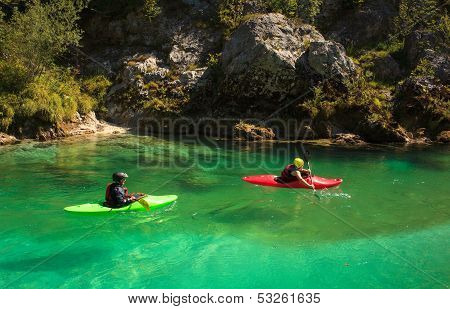 Kajakken op de rivier Soca, Slovenië