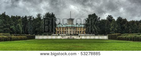 Grand Palace Of Arkhangelskoye