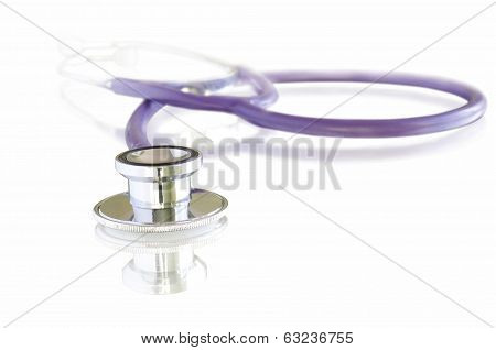 stetoskop on a white background