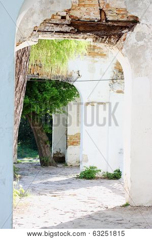 small architectural form-Ruins