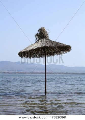 Parasol w wodzie