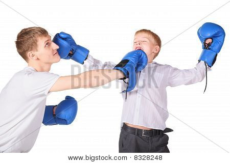 pai e filho é boxe com luvas de boxe