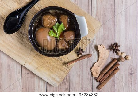 Thai Food : Egg Stewed With Pork And Tofu