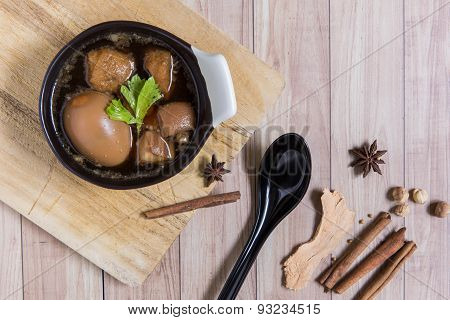 Thai Food : Egg Stewed With Pork And Tofu