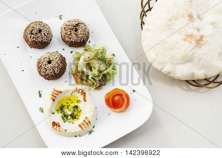 falafel hummus houmus starter snack middle eastern food mezze platter
