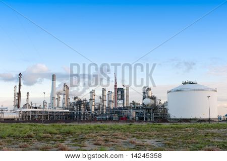Raffinerie de pétrole