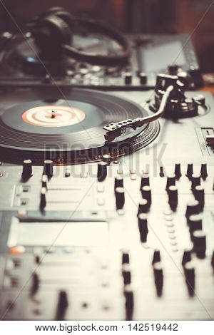 Professional Turntable Audio Vinyl Record Music Player