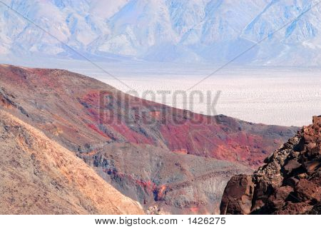 Le spectaculaire contraste de couleur à Death Valley National Park en Californie, Usa.