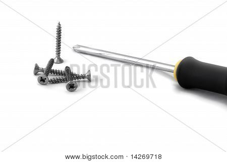 Destornillador con tornillos