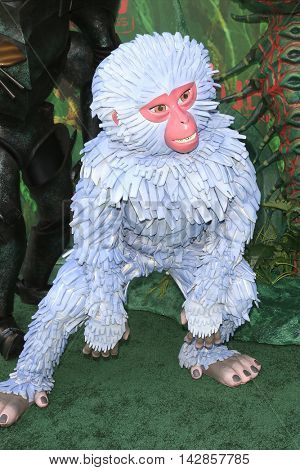 LOS ANGELES - AUG 14: Kubo, Atmosphere at the premiere of Focus Features' 'Kubo and the Two Strings' at AMC Universal City Walk on August 14, 2016 in Los Angeles, California