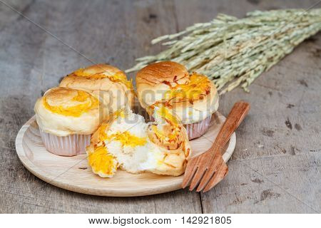 Muffin Golden Threads