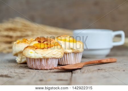 Muffin Golden Threads