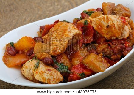 Turkey With Beans And Tomato