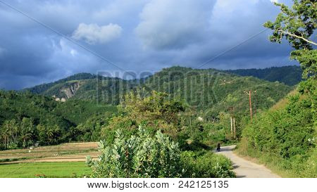 Panorama Lembah Pombewe, Desa Pombewe, Kecamatan Biromaru, Kabupaten Sigi, Indonesia