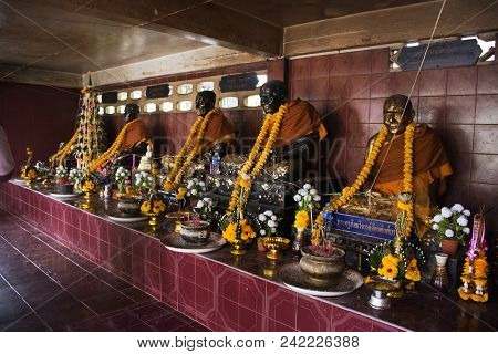 Many Buddha And God And Angel And Hermit Statue In Cave At Wat Khao Orr In Phatthalung, Thailand.