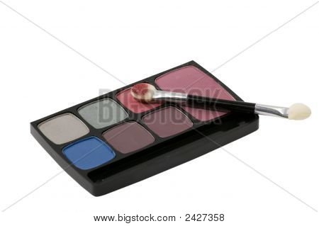 Lidschatten und Pinsel