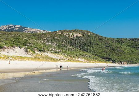 Wilsons Promontory, Australia - January 28, 2018: Beachgoers On Squeaky Beach, A Beach Known For Its
