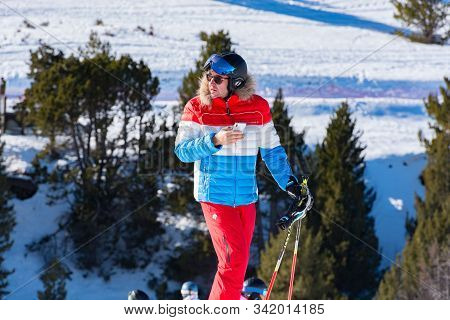 Grandvalira, Andorra : 2019 December 28 : People Having Fun In Sunny Day On Grandvalira Ski Station 