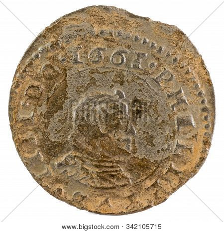 Ancient Spanish Copper Coin Of King Felipe Iv. 1661. !6 Maravedis. Obverse.