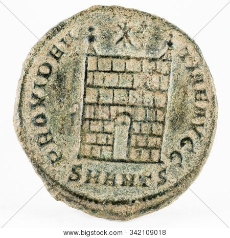Ancient Roman Copper Coin Of Emperor Constantine I Magnus. Reverse.