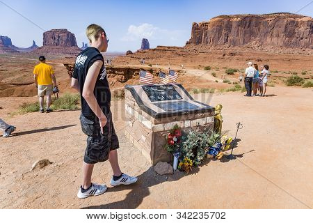 Monument Valley - Usa - July 12, 2008: Grave Of Soldier Cly, Died By Lightning. His Family Is A Spon