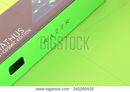 Razer Goliathus Speed Gaming Green Mouse Pad And Box With Logo. Razer Global Gaming Hardware Manufac