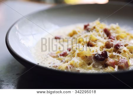 Fettuccine Carbonara , Fettuccine Pasta Spaghetti With Bacon Ham And Mushroon In White Sauce Italian