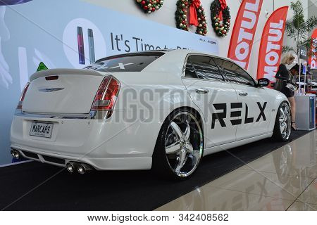 Chrysler Lincoln At Manila Auto Salon